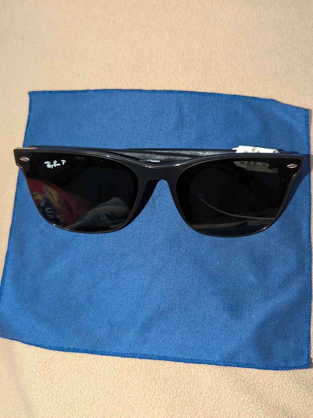 Ray-Ban Classic Wayfarer Sunglasses in Black